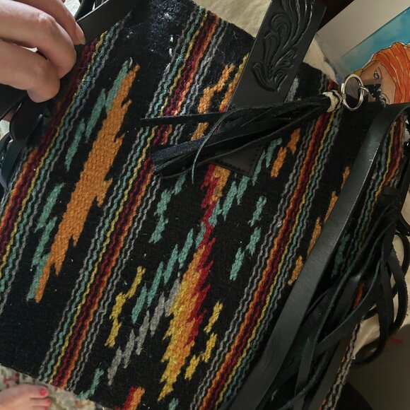 Rafter T. Ranch Blanket Fabric crossbody with leather details - Picture 6 of 7